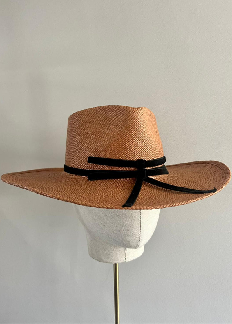 Damona Hat in Panama Straw in Brown