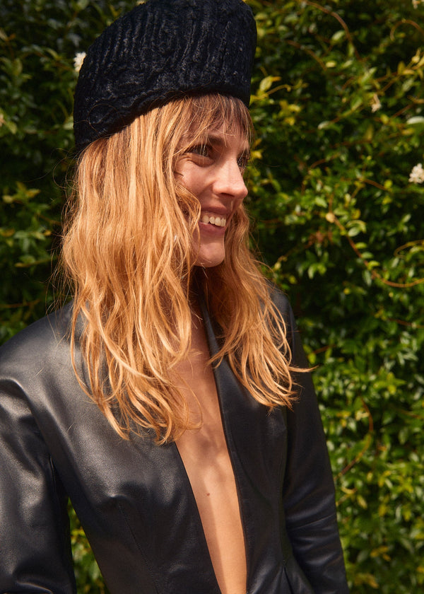 Structured Pillbox in Textured Velvet in Black