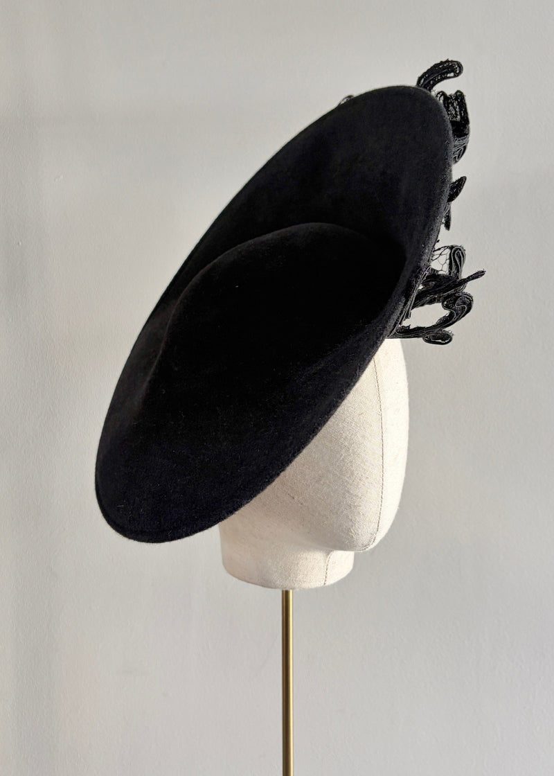 Kyra in Felt with Lace Details in Black