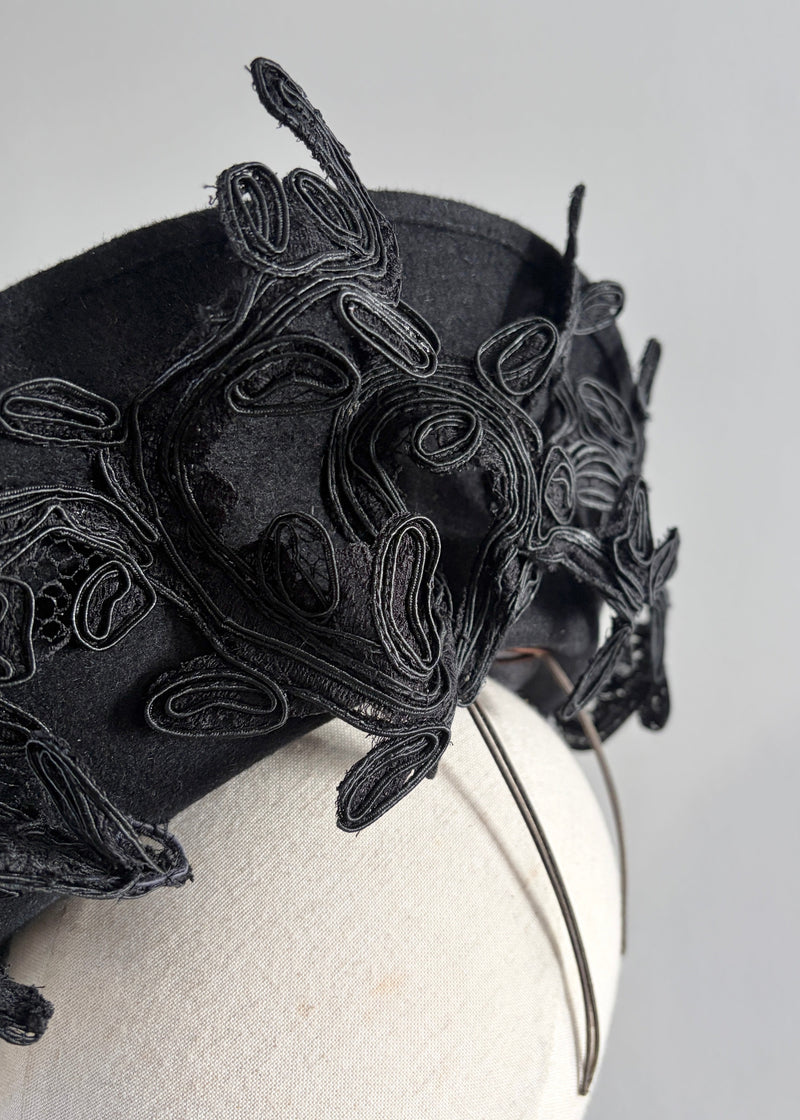 Kyra in Felt with Lace Details in Black