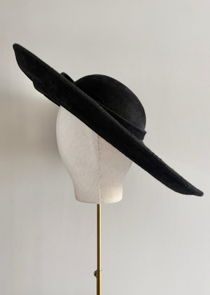 Decima Hat in Luxury Felt with Bow in Black