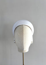 The Halo® in Satin with Classic Bow Black/Ivory