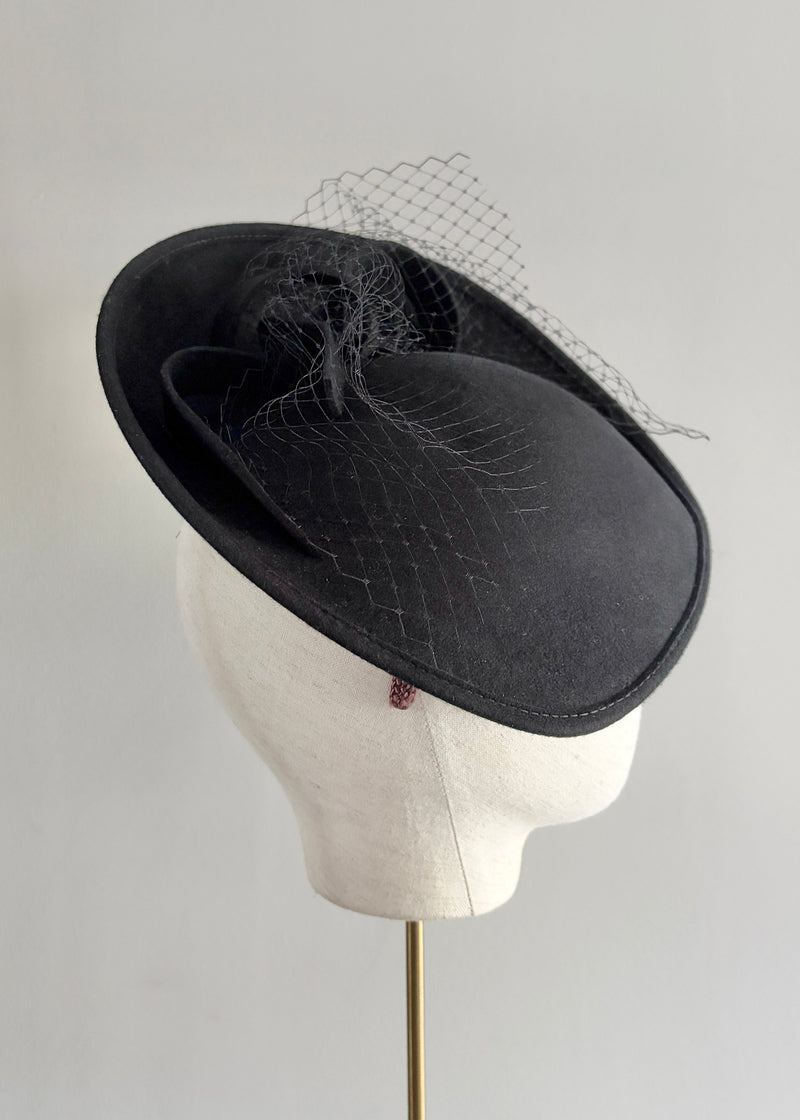 Doris Hat in Felt with Veiling in Black