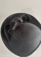 Doris Hat in Felt with Veiling in Black