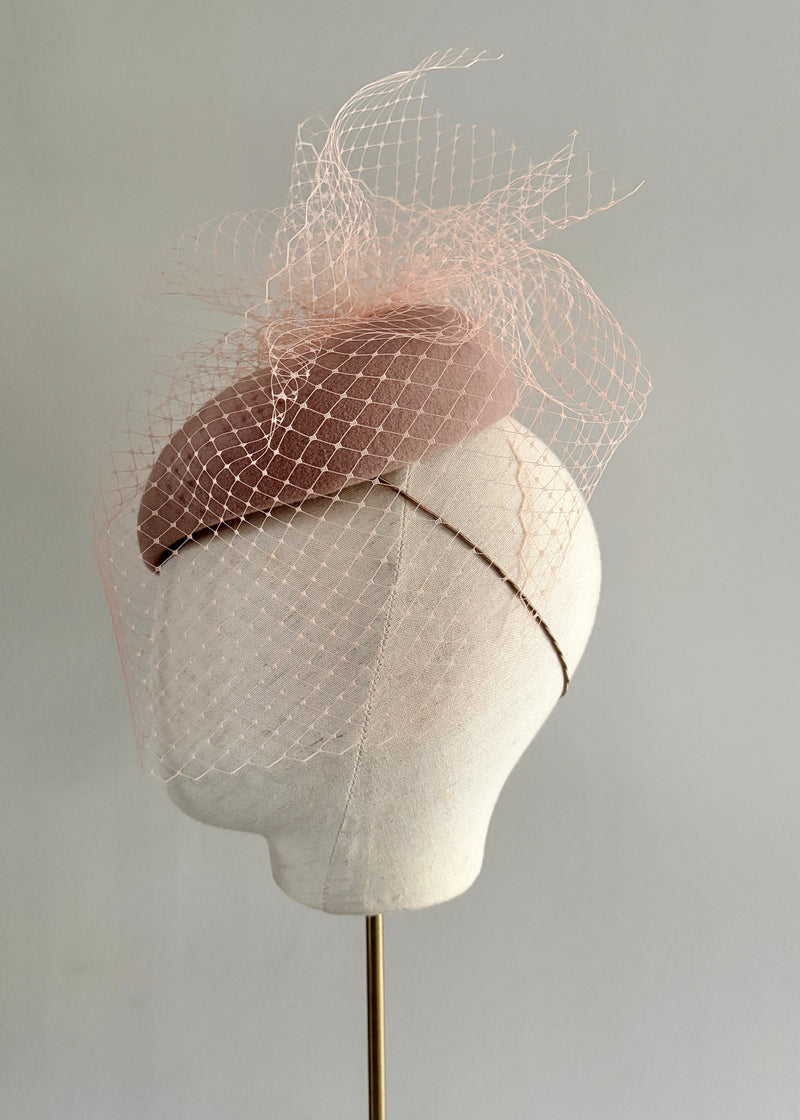 XL Selene in Felt with Veiling in Rose