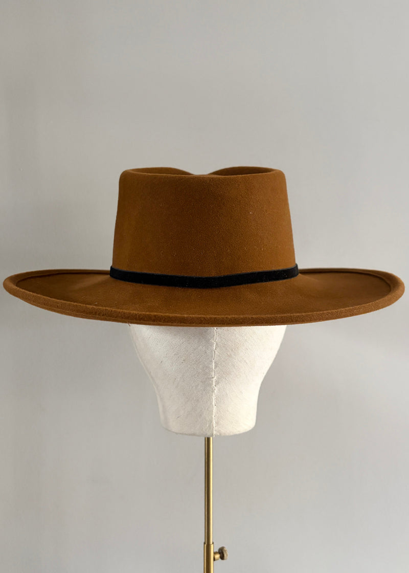 Damona Hat in Luxury Felt