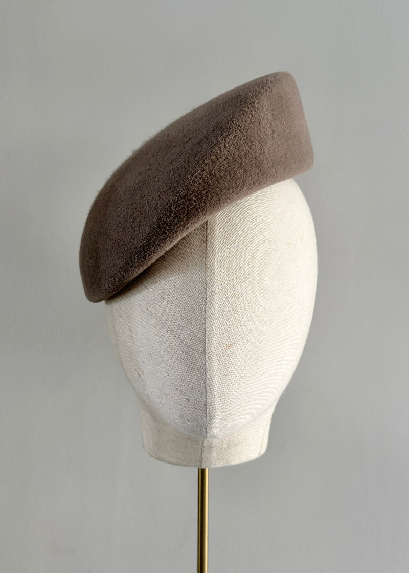 Chelsea Beret In Felt in Mink