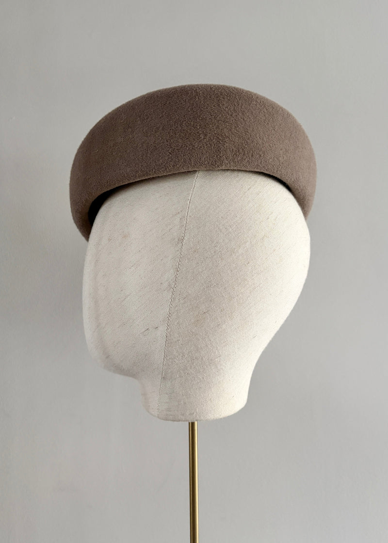 Chelsea Beret In Felt in Mink