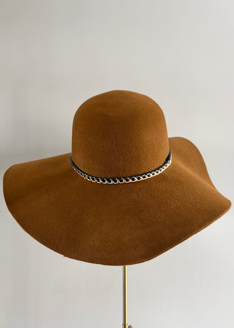 Floppy Hat in Felt with Chain Detail in Brandy