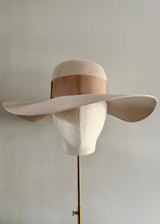 Floppy Hat in Felt in Alabaster