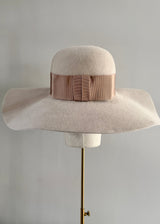 Floppy Hat in Felt in Alabaster