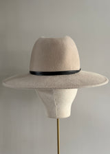 Fedora in Felt with Leather Trim in Alabaster