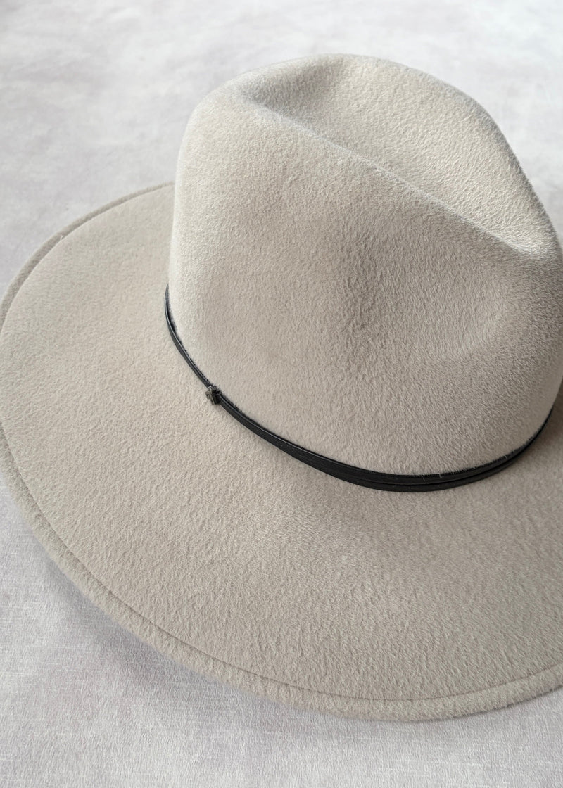 Fedora in Felt with Leather Trim in Alabaster