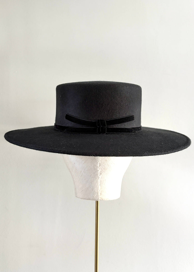 Boater in Felt in Black