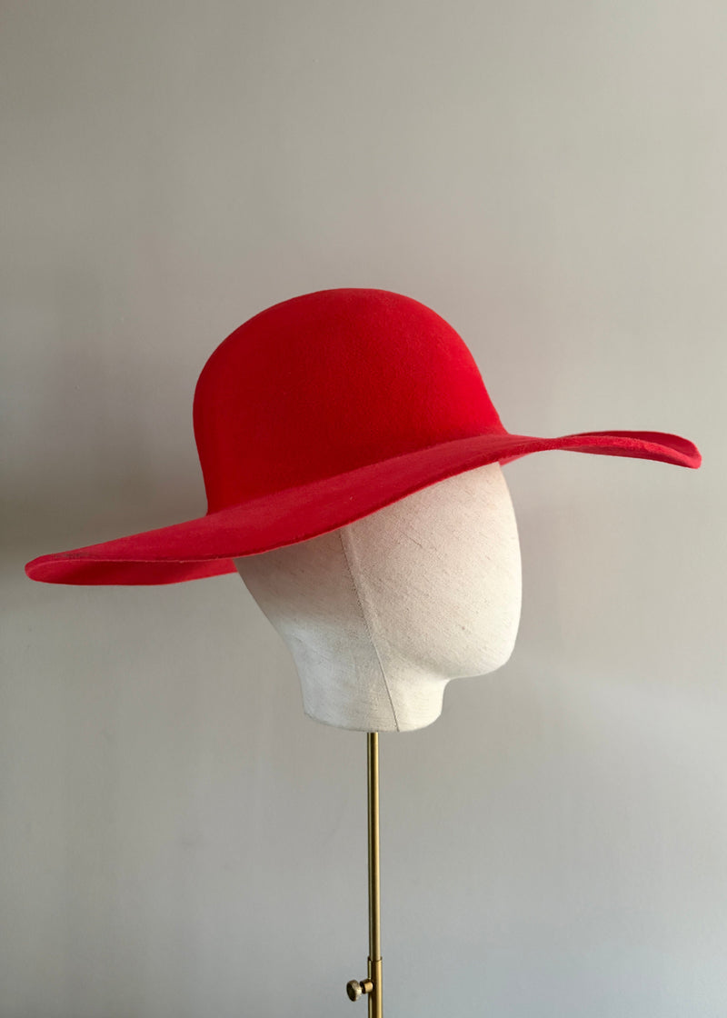 Floppy Hat in Felt in Red