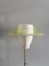Nixi With Lime veil
