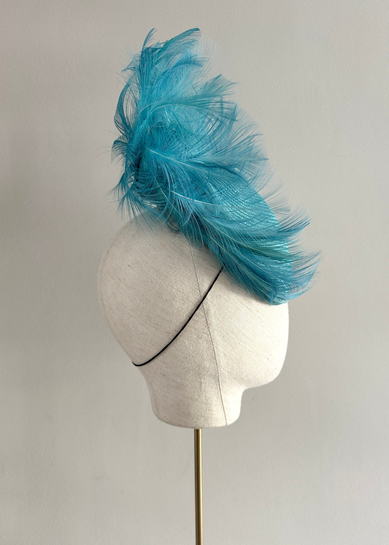 Clio Hat in Straw with Feathers