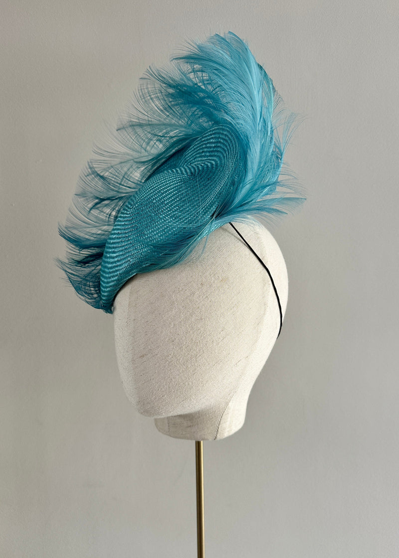 Clio Hat in Straw with Feathers