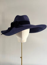 Sweeping Brim Hat in Felt with Velvet Bow in Navy