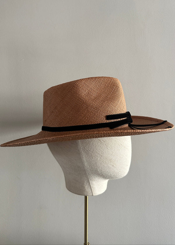 Damona Hat in Panama Straw in Brown