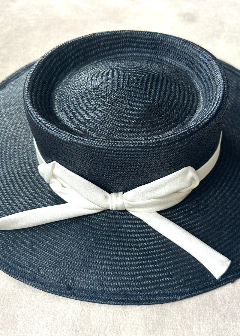 Nixi Boater in Straw with Satin Bow in Navy