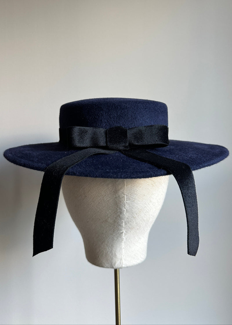 Children's Boater in Felt with Bow in Navy
