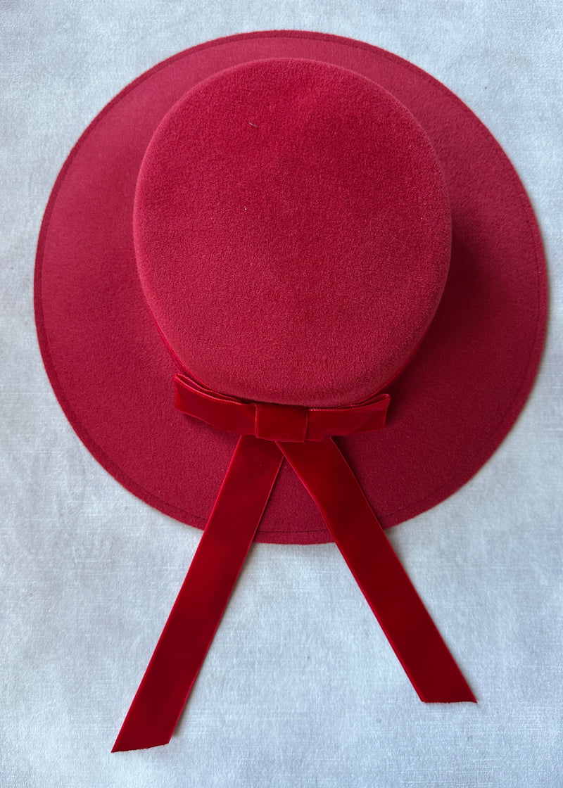 Children's Boater in Felt with Bow in Red