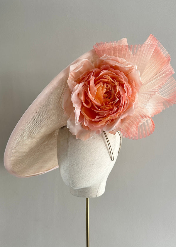 XL Kyra in Sinamay with Roses and Crin Waves in Peach