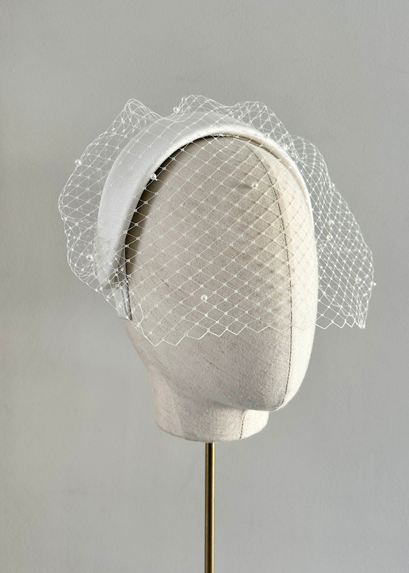 Bridal Diana Headband in Satin with Veil and Pearls in Ivory