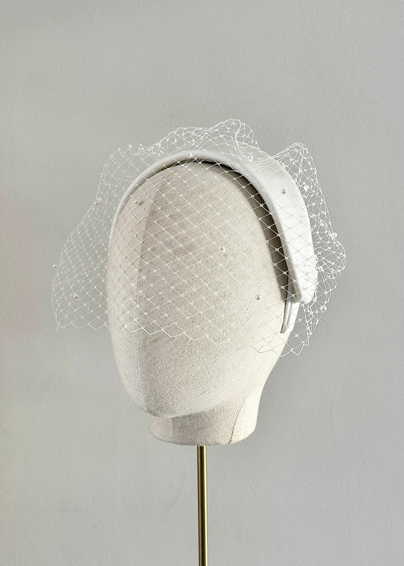 Bridal Diana Headband in Satin with Veil and Pearls in Ivory