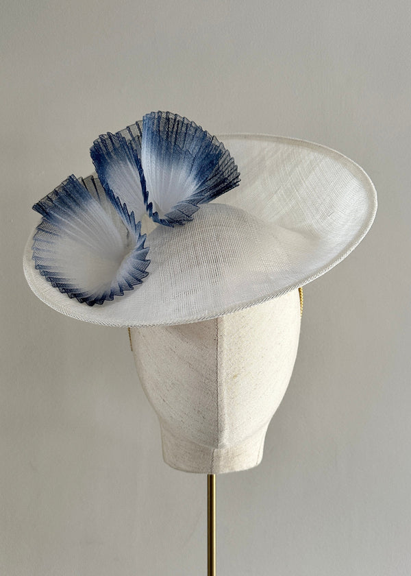Gaia Hat in Straw with Pleated Crin in White