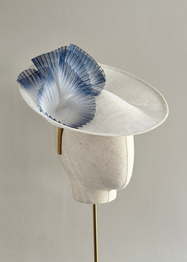 Gaia Hat in Straw with Pleated Crin in White