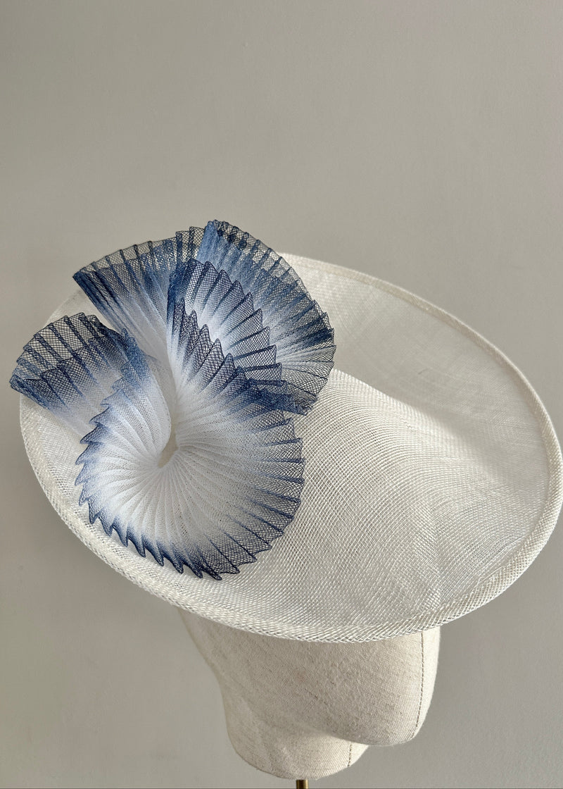Gaia Hat in Straw with Pleated Crin in White