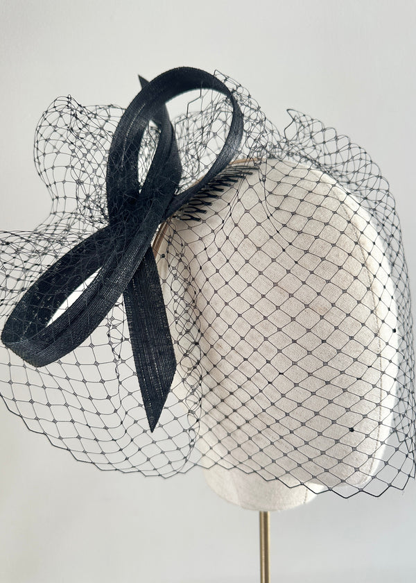 Headband with Buntal Knot and Veiling in Black