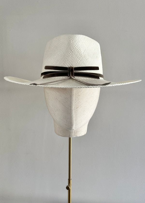 Damona Hat in Panama Straw in Ivory