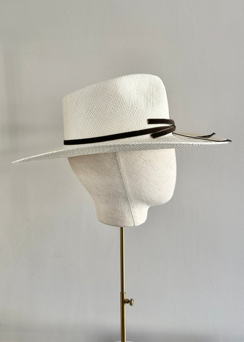 Damona Hat in Panama Straw in Ivory