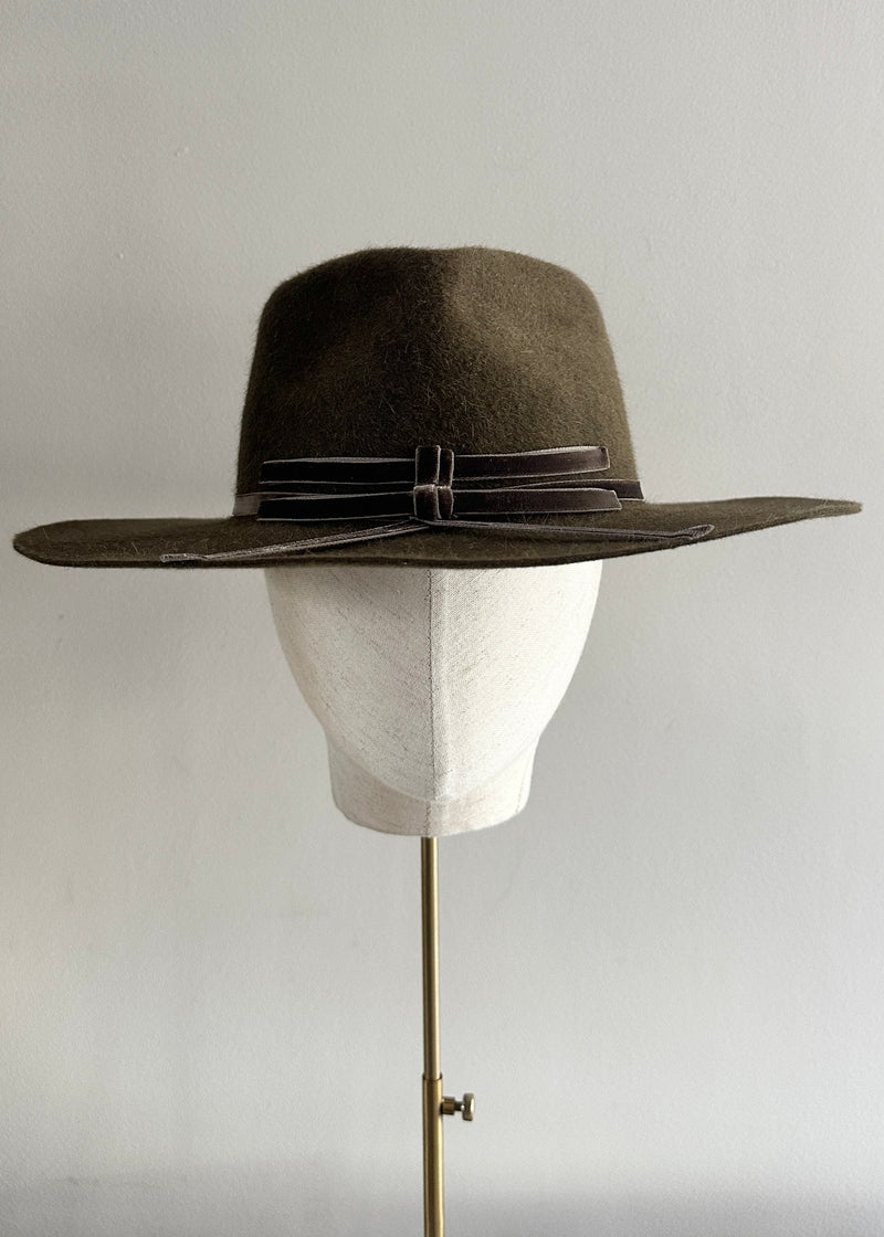 Damona Hat in Suede Luxury Felt