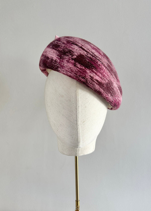 Structured Beret in Felt with Bow in Magenta Tones