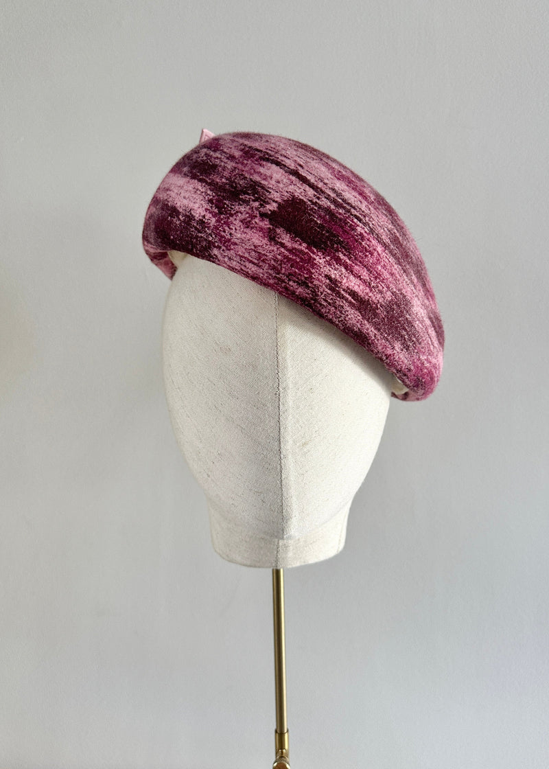 Structured Beret in Felt with Bow in Magenta Tones