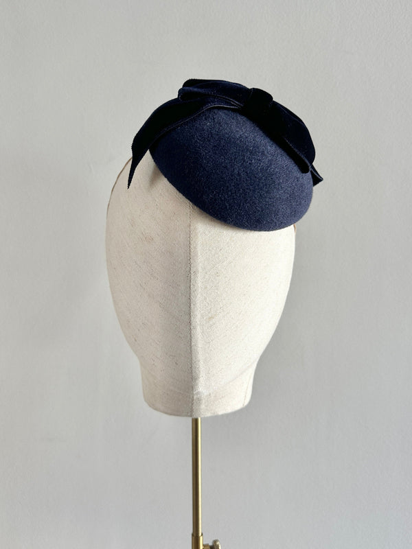 Mini Cocktail Hat in Felt with Velvet Bow in Navy