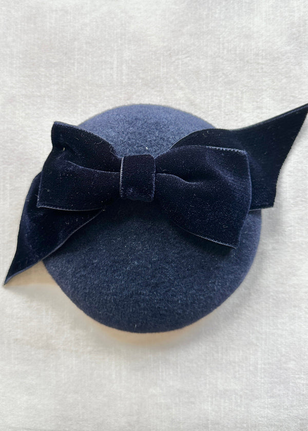 Mini Cocktail Hat in Felt with Velvet Bow in Navy
