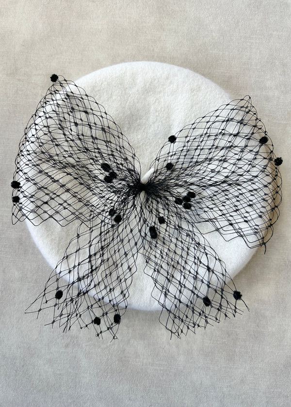 Beret in Wool with Veiling Bow in Ivory