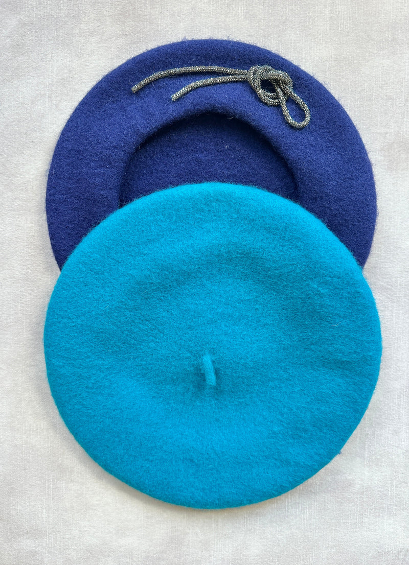 Beret in Wool with Crystal Knot