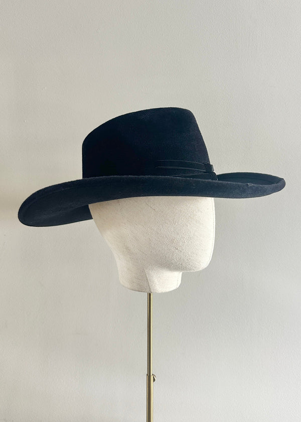 Damona Hat in Luxury Felt