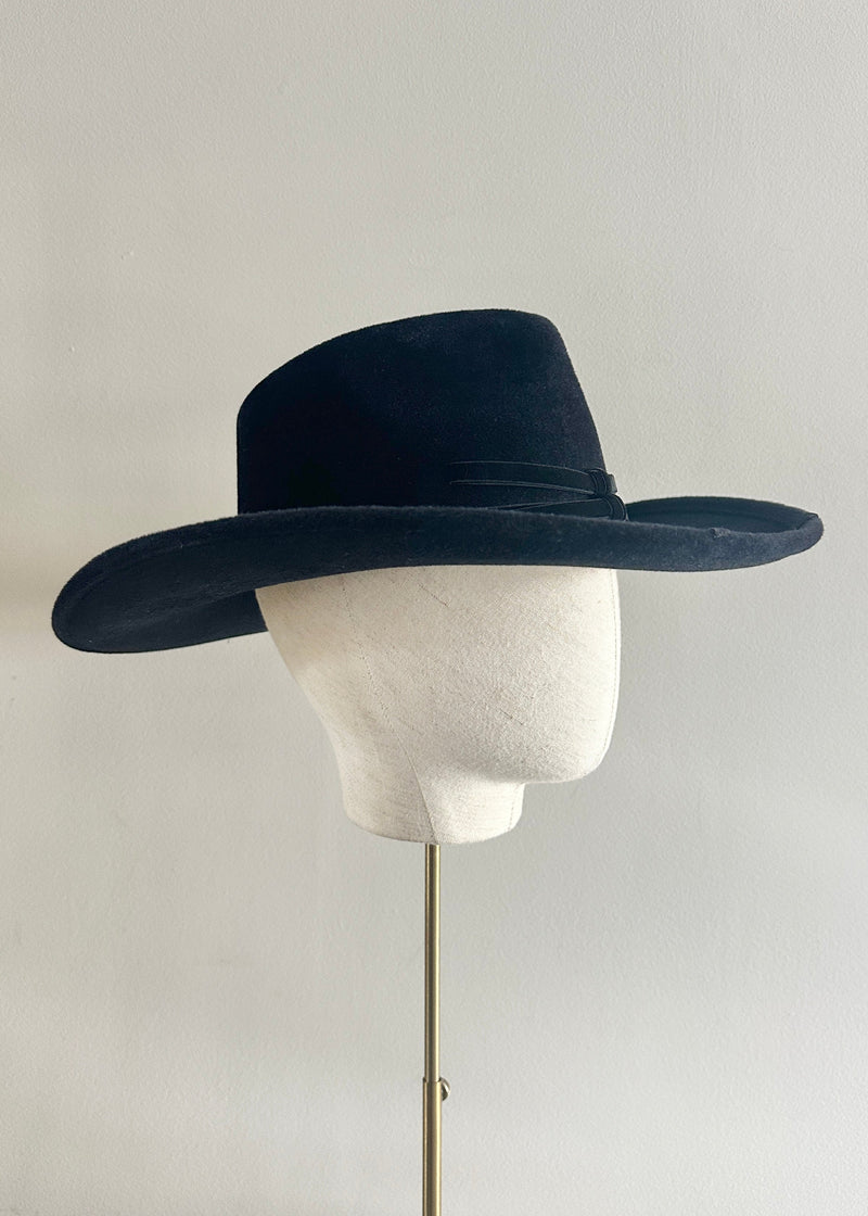 Damona Hat in Luxury Felt