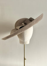 Decima Hat in Luxury Felt with Bow in Mink