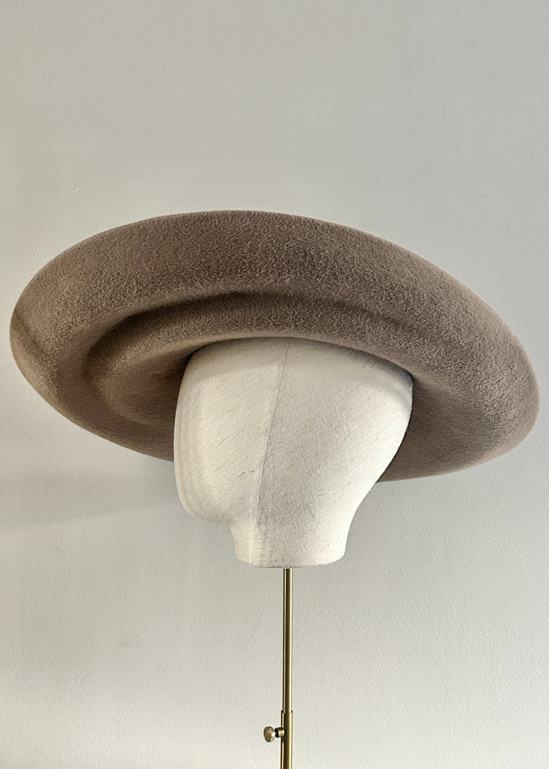 Decima Hat in Luxury Felt with Bow in Mink