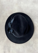Ishtar Trilby Hat in Felt with Bows in Midnight