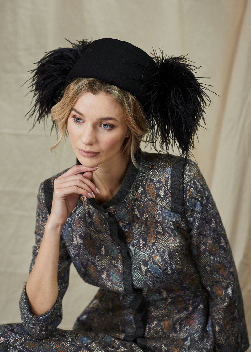 Laverna Pillbox with Feathers in Black